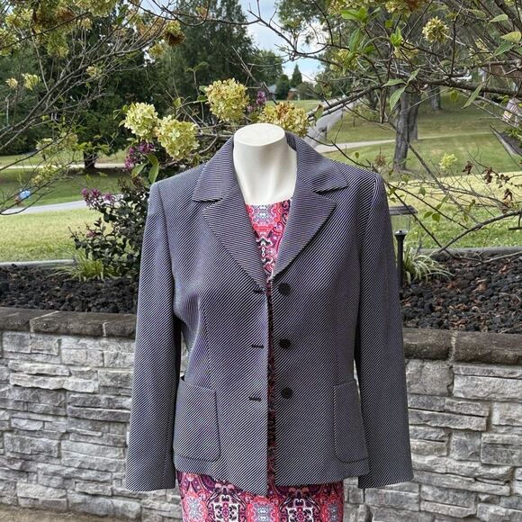NWT 2 piece Pants Suit.  Women's Portofino Blazer and black pants Size 10P - Picture 1 of 16